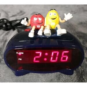 Vintage M & M’s LED digital alarm clock plug-in Yellow/Red Candy Blue Clock